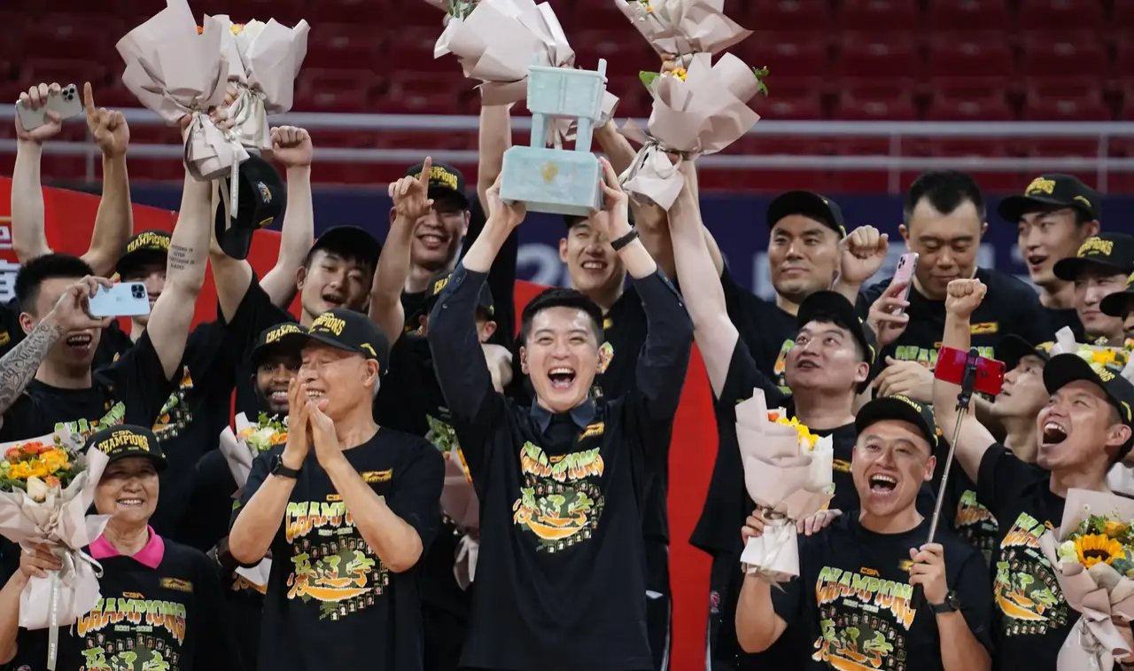 赛后体能课后；门兴格拉德巴赫远射贴柱备战CBA季后赛；媒体盛赞；纪律约束更严格的简单介绍-电竞平台