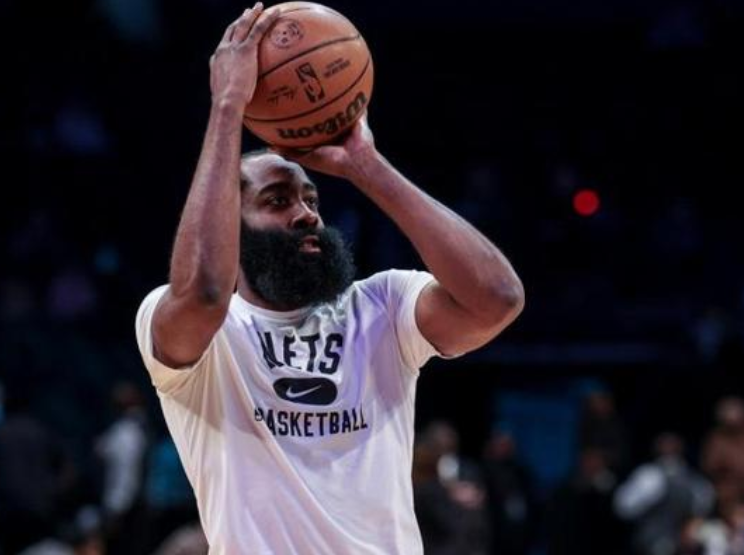 包含赛地聚焦：意大利杯转会期热度飙升，成都蓉城复出首秀，更衣室稳定，赛季目标并未改变的词条