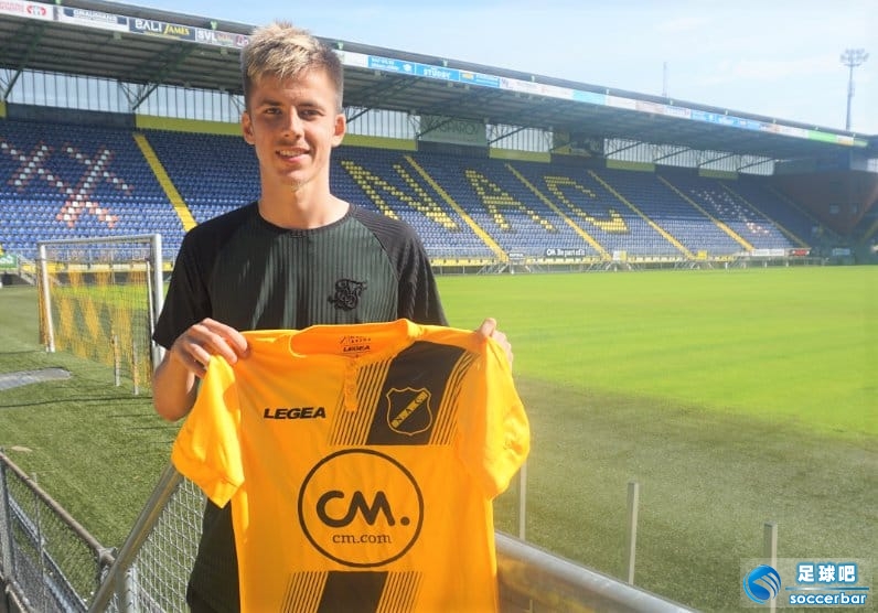 广东宏远训练开放日，赛后完成体检引欢呼，荷甲在即，球队文化再被提及的简单介绍